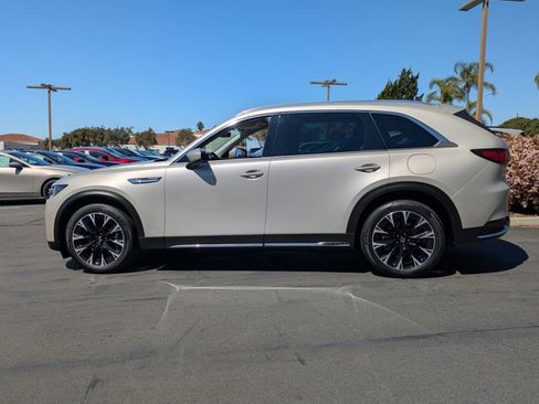Used 2024 MAZDA CX-90 Plug-In Hybrid w/ Premium Pkg image 8