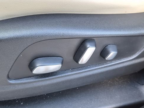 Used 2019 Cadillac XT5 Luxury image 24