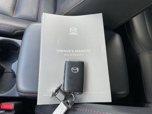Used 2025 MAZDA CX-5 Carbon Edition image 44