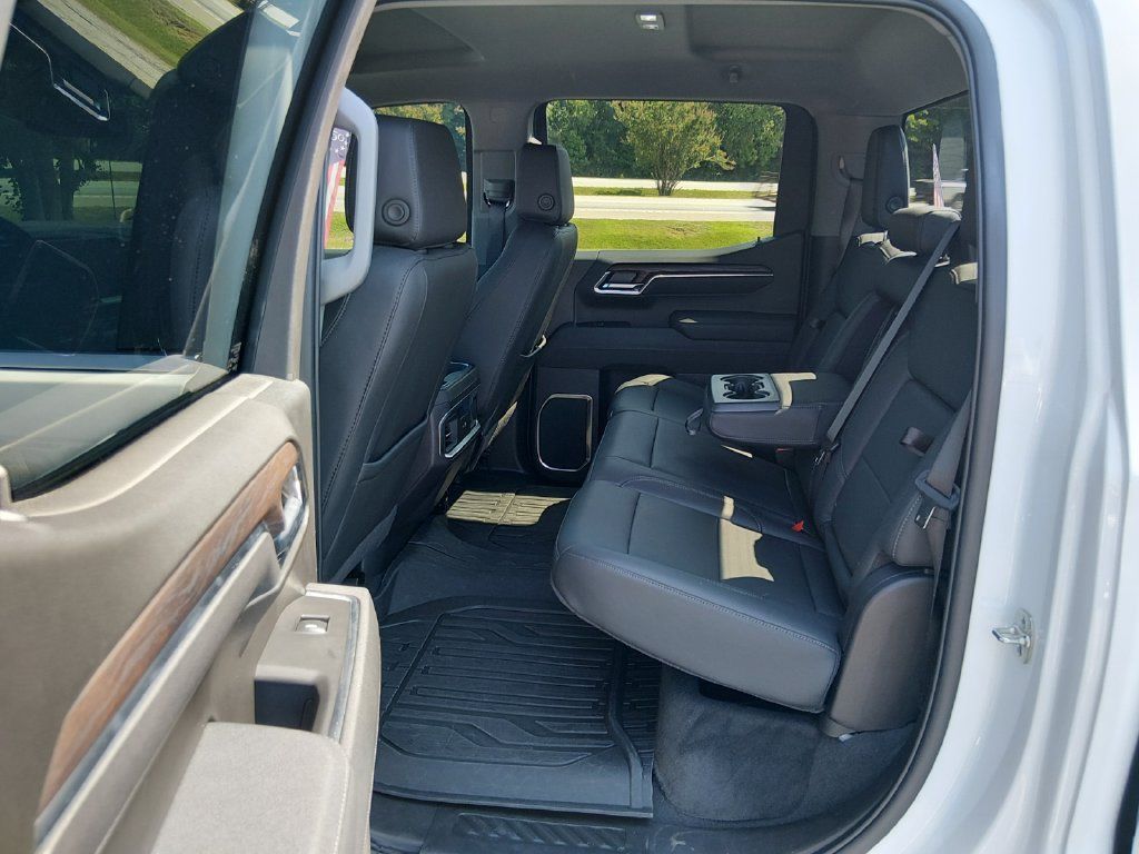 Used 2026 GMC Sierra 1500 SLT w/ SLT Premium Package AWD/4WD image 14