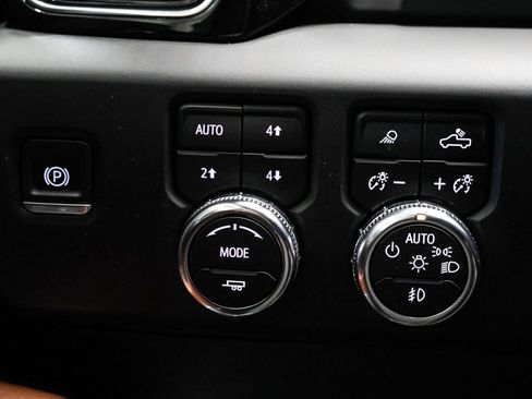 Used 2024 GMC Sierra 2500 Denali Ultimate w/ Max Trailering Package AWD/4WD image 34