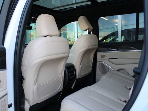New 2026 Jeep Grand Cherokee Limited AWD/4WD image 33