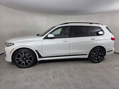 Used 2022 BMW X7 xDrive40i w/ M Sport Package image 7