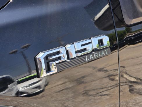 Used 2018 Ford F150 Lariat image 40