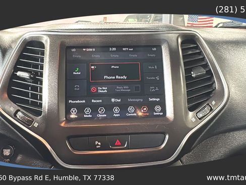 Used 2020 Jeep Cherokee Trailhawk w/ Cold Weather Group AWD/4WD image 13