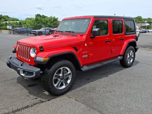 Used 2019 Jeep Wrangler Unlimited Sahara w/ Cold Weather Group AWD/4WD image 2