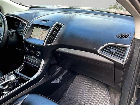 Used 2019 Ford Edge SEL w/ Cold Weather Package image 25