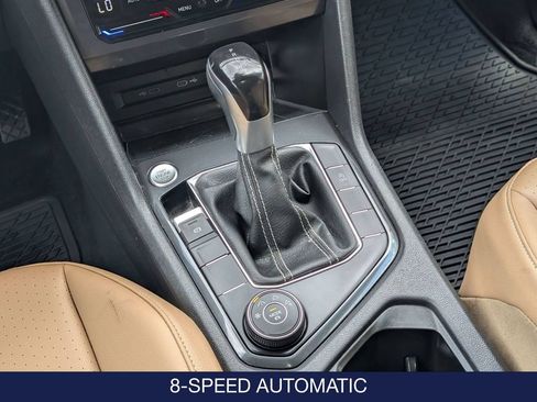 Used 2022 Volkswagen Tiguan SE w/ Panoramic Sunroof Package AWD/4WD image 29