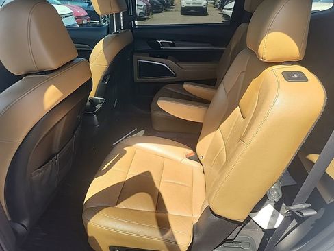 Used 2022 Kia Telluride SX w/ Towing Package FWD image 25
