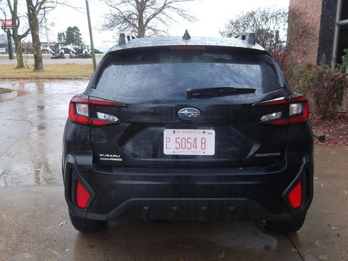 Used 2024 Subaru Crosstrek 2.0i Premium image 5