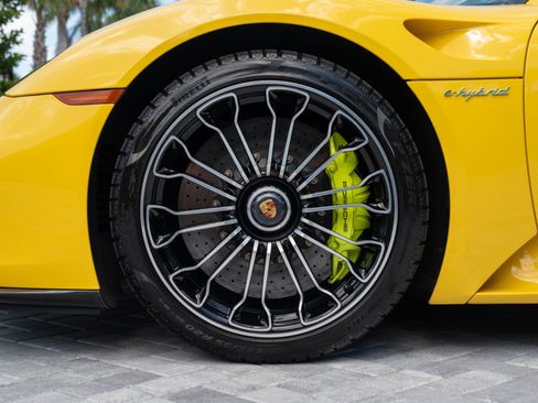 Used 2015 Porsche 918 Spyder AWD/4WD image 27