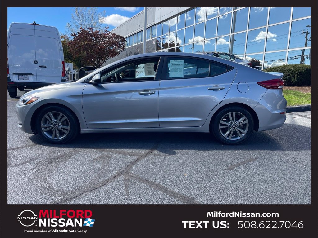 Used 2017 Hyundai Elantra SE FWD image 2