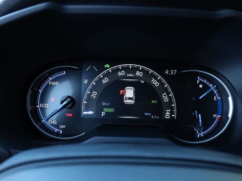 New 2025 Toyota RAV4 XLE image 22