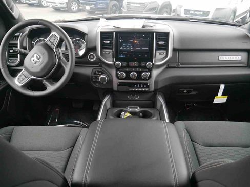Used 2025 RAM 1500 Big Horn AWD/4WD image 5
