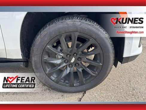 Used 2024 Cadillac Escalade ESV Sport Platinum w/ LPO, ONYX Package image 15