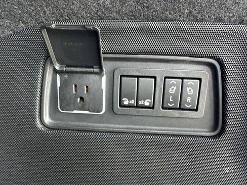Used 2021 Cadillac Escalade Sport w/ Driver Assist Tech Package RWD image 13
