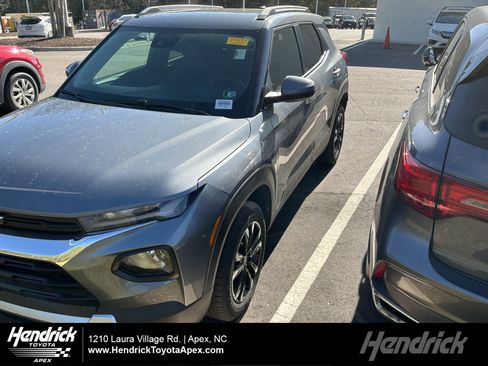 Used 2022 Chevrolet TrailBlazer LT image 1