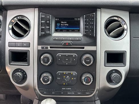 Used 2017 Ford Expedition XLT AWD/4WD image 24