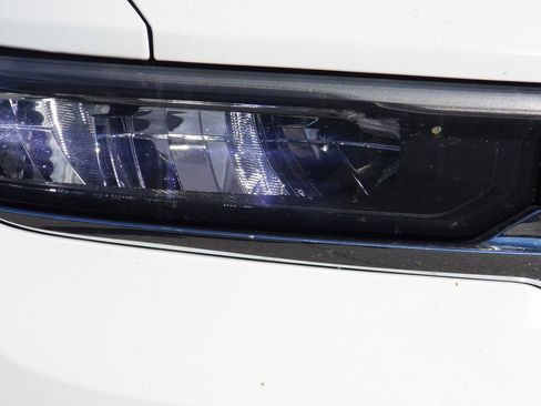 Used 2024 Jeep Grand Cherokee L Limited w/ Luxury Tech Group II image 8