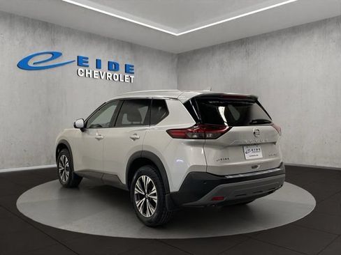 Used 2021 Nissan Rogue SV w/ Premium Package AWD/4WD image 13