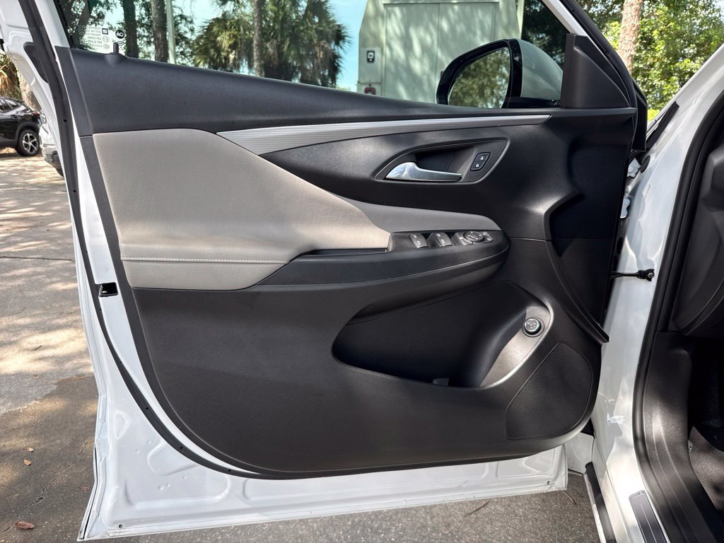 Used 2025 Buick Envista Avenir FWD image 18