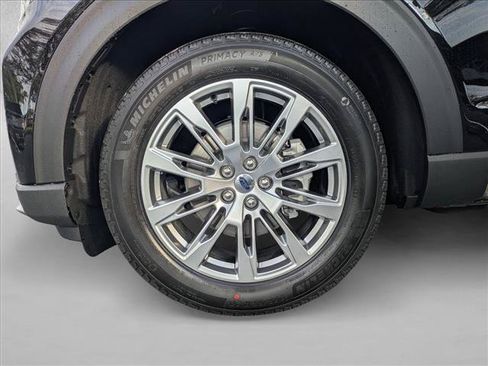 New 2026 Ford Explorer Platinum RWD image 9