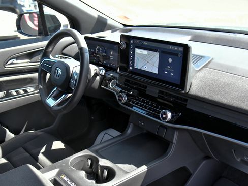 Used 2024 Honda Prologue EX image 46