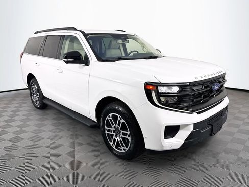 Used 2025 Ford Expedition Active AWD/4WD image 1