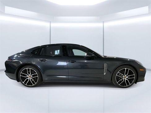 Used 2023 Porsche Panamera 4 Platinum Edition image 8