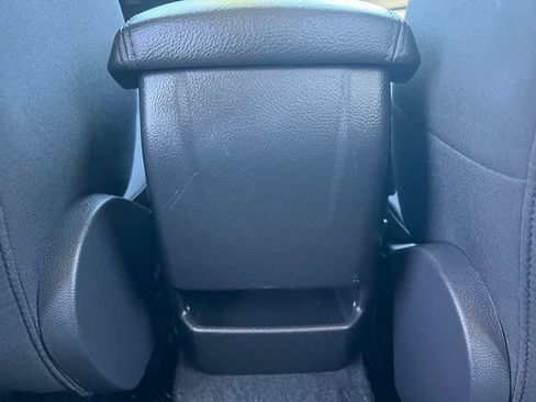 Used 2016 Ford Focus SE w/ SE Cold Weather Package FWD image 13
