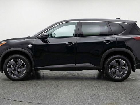 Used 2025 Nissan Rogue SV FWD image 5