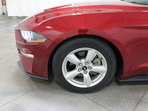 Used 2018 Ford Mustang Coupe RWD image 14