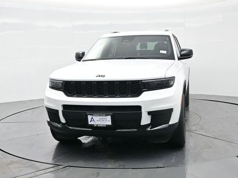 New 2025 Jeep Grand Cherokee L Laredo image 8