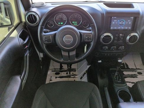 Used 2016 Jeep Wrangler Unlimited Sahara AWD/4WD image 16