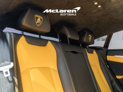 Used 2021 Lamborghini Urus AWD/4WD image 22