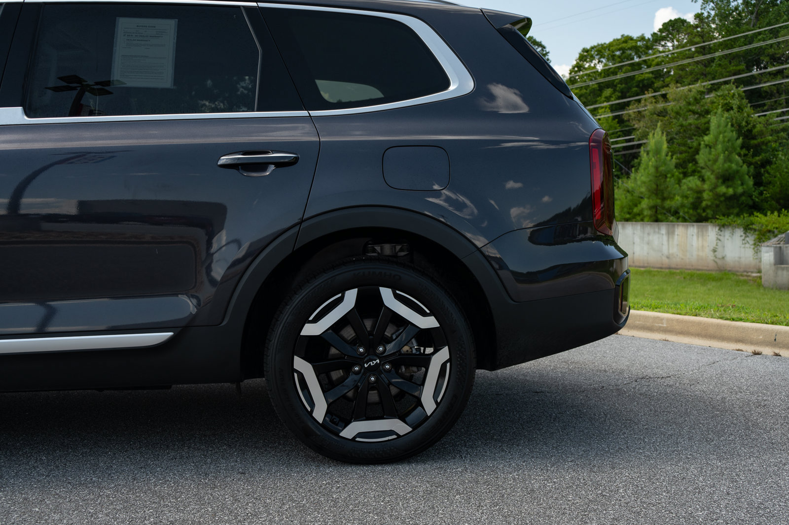 Used 2025 Kia Telluride S FWD image 6