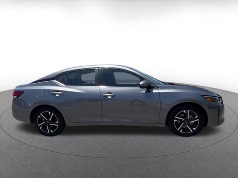 Used 2025 Nissan Sentra SV FWD image 16