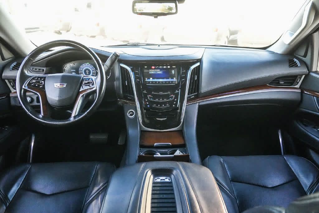 Used 2019 Cadillac Escalade ESV Premium Luxury RWD image 12
