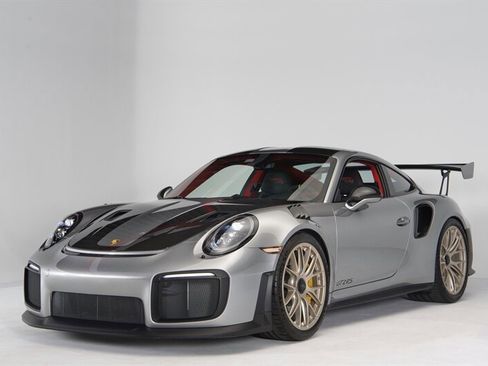 Used 2018 Porsche 911 GT2 RS image 4