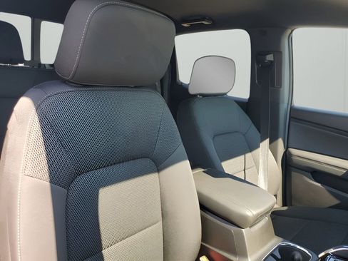 New 2026 GMC Canyon Elevation w/ Convenience Package image 21