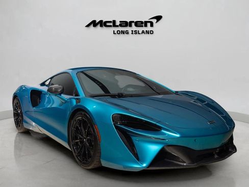 Used 2023 McLaren Artura image 3