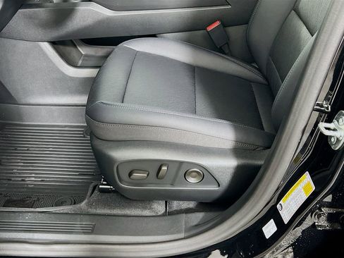 New 2026 Chevrolet Equinox LT FWD image 19