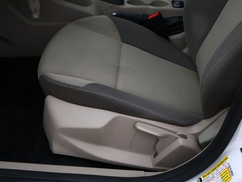 Used 2014 Ford Focus SE image 12