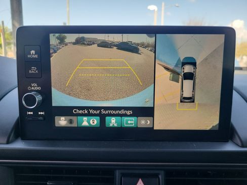 Used 2023 Honda Pilot TrailSport image 28