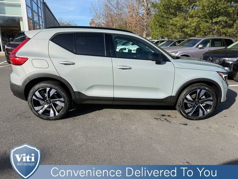 New 2026 Volvo XC40 B5 Ultra w/ Protection Package Premier image 9