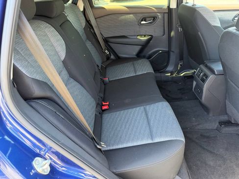 Used 2023 Nissan Rogue SV AWD/4WD image 17