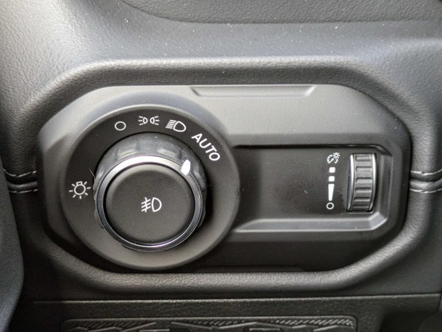New 2026 Jeep Wrangler Unlimited Sahara AWD/4WD image 25