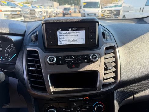 Used 2022 Ford Transit Connect XL image 18