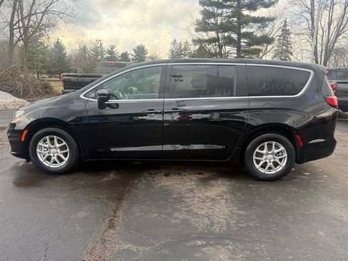 New 2025 Chrysler Pacifica Select image 6