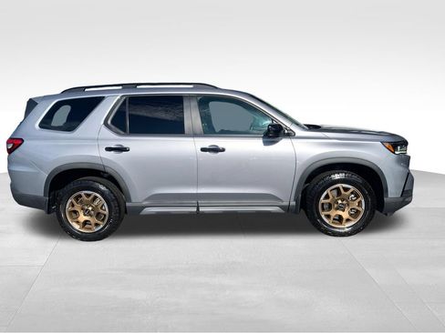 Used 2024 Honda Pilot TrailSport image 9